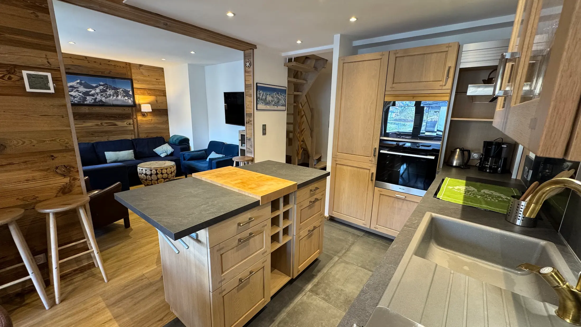 cuisine-ouverte-appartement-tignes